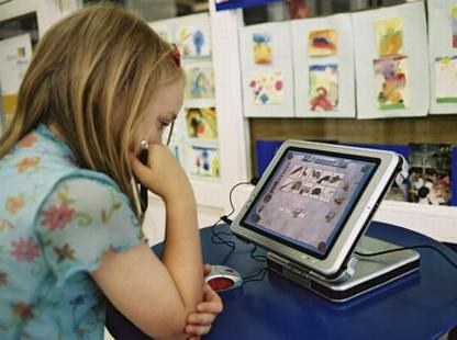 bildungsprogramm-schlaumaeuse-kinder-entdecken-sprache.jpg
