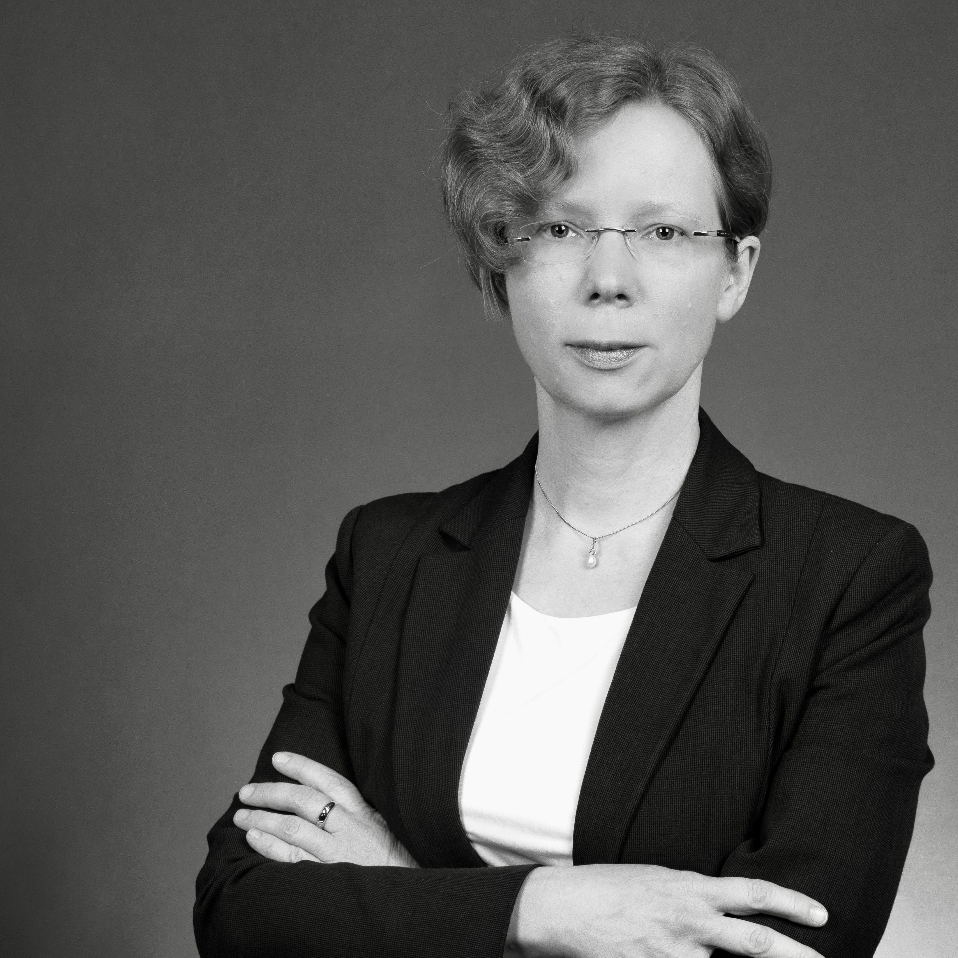Aiga von Hippel_SW_quadrat.jpg